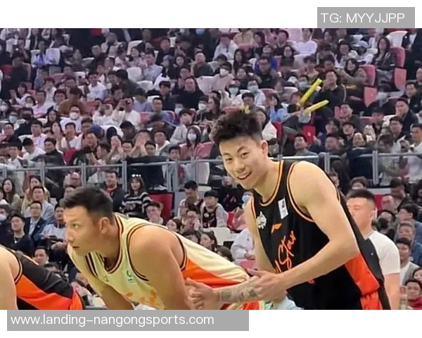 篮球明星的魅力与成就对年轻人的影响探讨